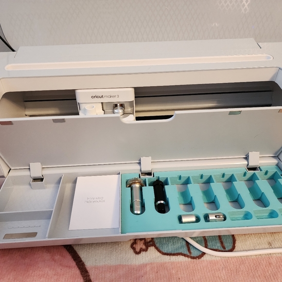 Cricut Maker 3 - Picture 2 of 2